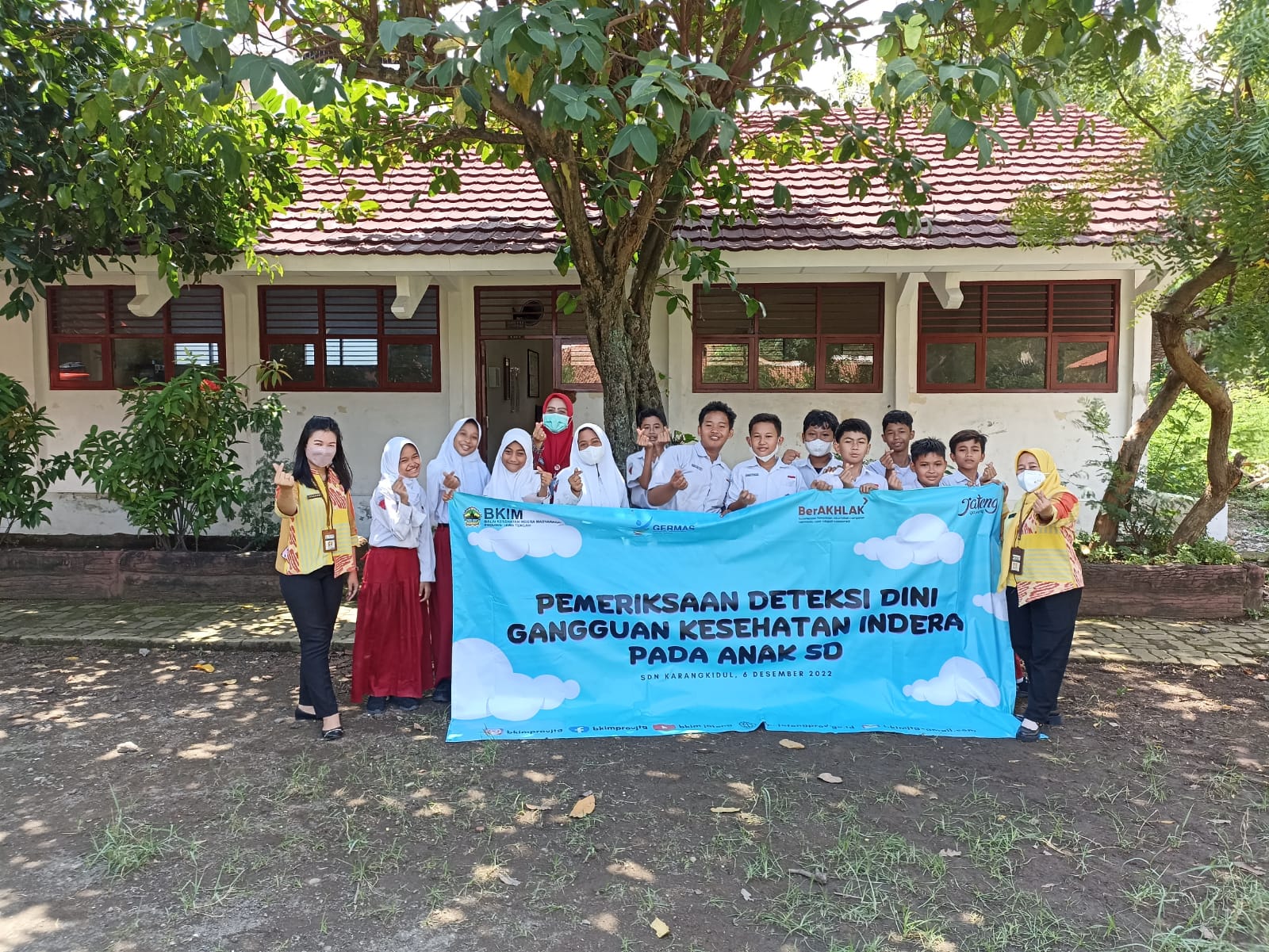 Deteksi Dini Pemeriksaan Kesehatan Indera Pada Anak SD di Kota Semarang